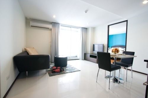 Silom Lofts Khách sạn 3*