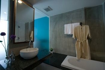 Silom Lofts Khách sạn