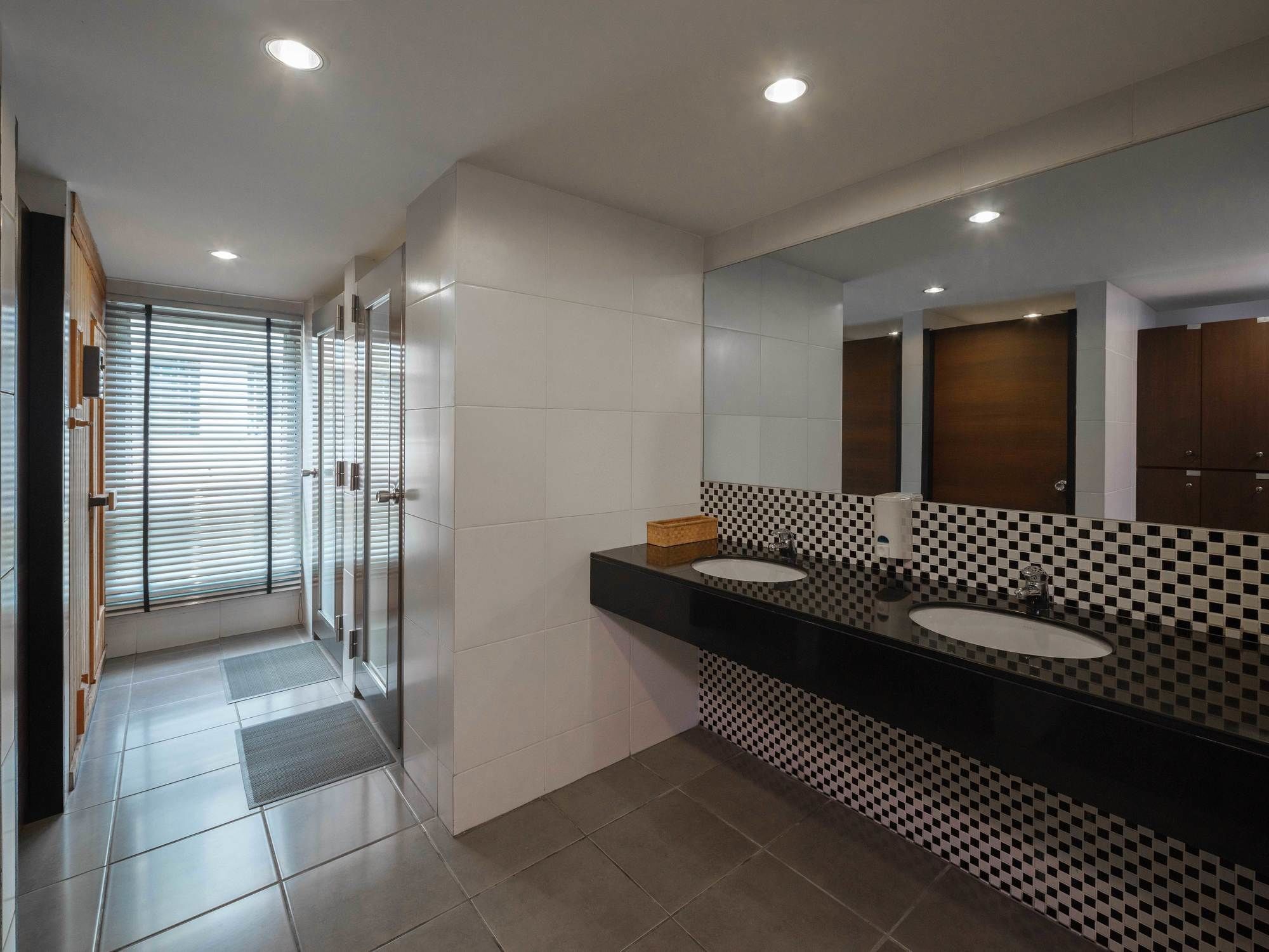 Silom Lofts Khách sạn 3*
